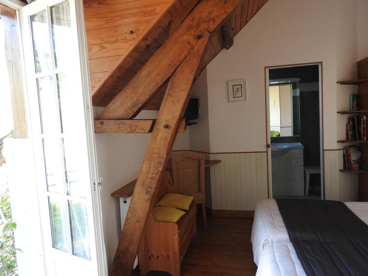 Le Moulin De Saussaye Bed & Breakfast Crouzilles Exterior photo