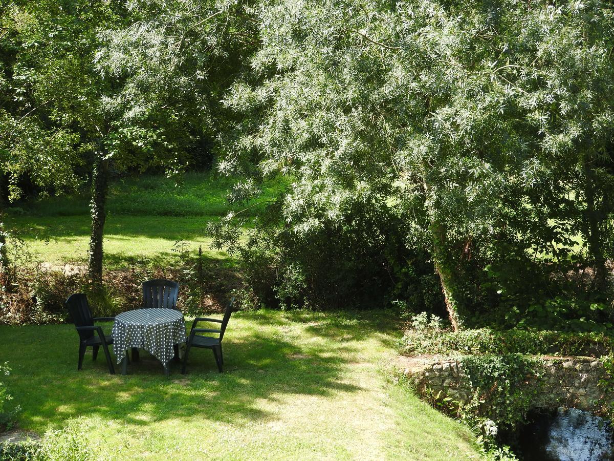 Le Moulin De Saussaye Bed & Breakfast Crouzilles Exterior photo